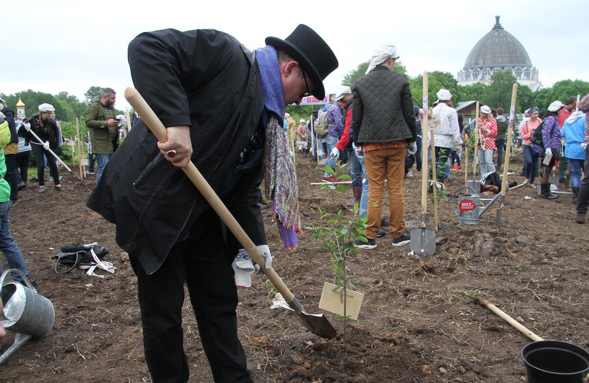 На ВДНХ высадили вишневый сад 23 фото
