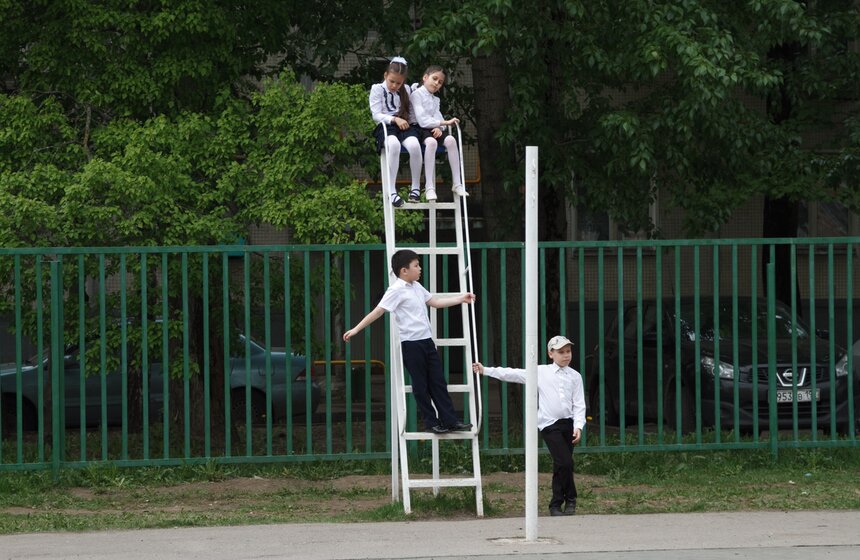 Прощай, школа: В Москве прошли последние звонки 2 фото