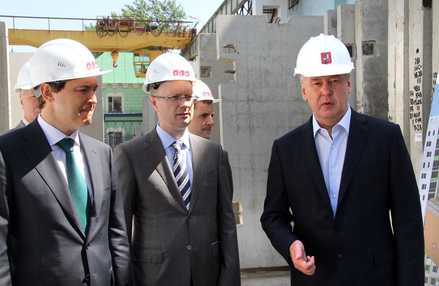 Мэр посетил реконструированный ДСК на Новохохловской улице 19 фото