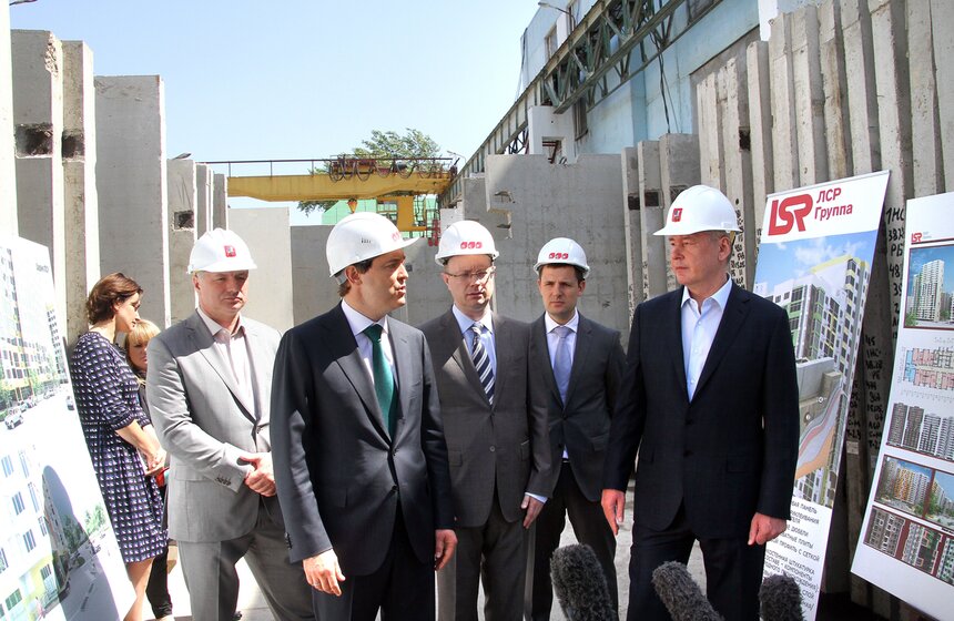 Мэр посетил реконструированный ДСК на Новохохловской улице 22 фото