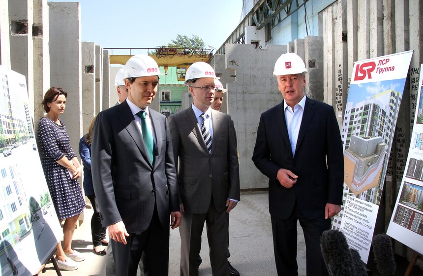 Мэр посетил реконструированный ДСК на Новохохловской улице 20 фото