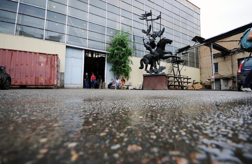 Салават Щербаков заканчивает работу над статуей князя Владимира 21 фото