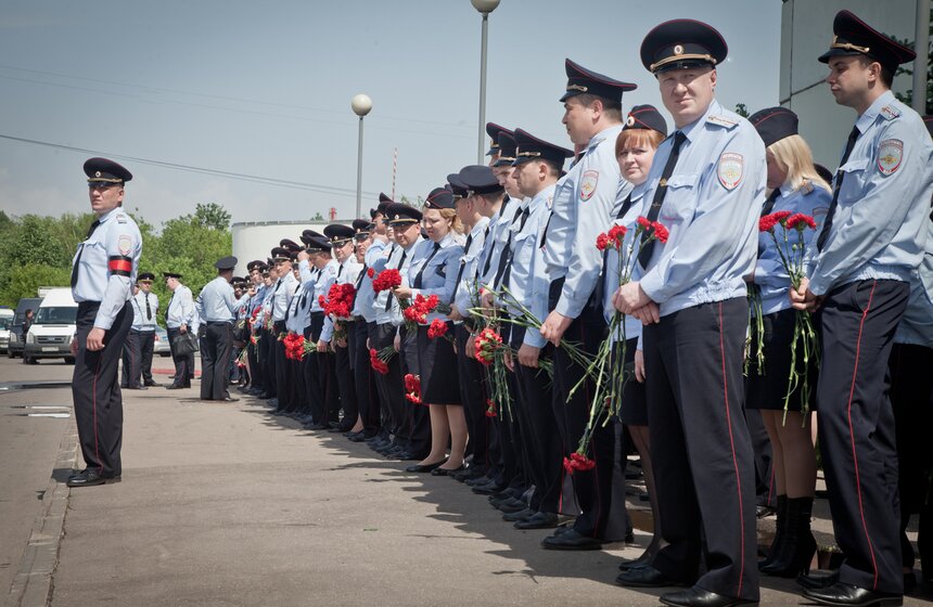 В столице простились с погибшим полицейским Андреем Банновым 7 фото