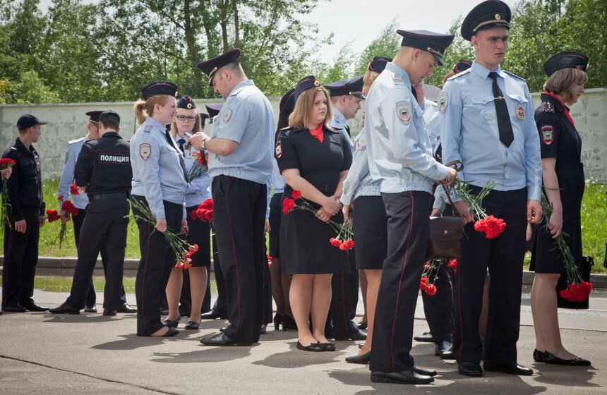 В столице простились с погибшим полицейским Андреем Банновым 3 фото