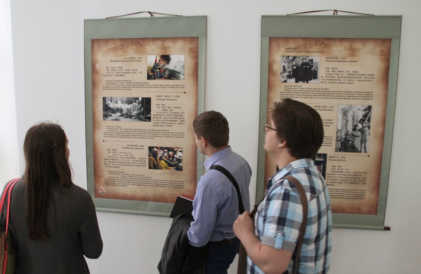 На ВДНХ открылась экспозиция "110 лет китайскому кинематографу" 12 фото
