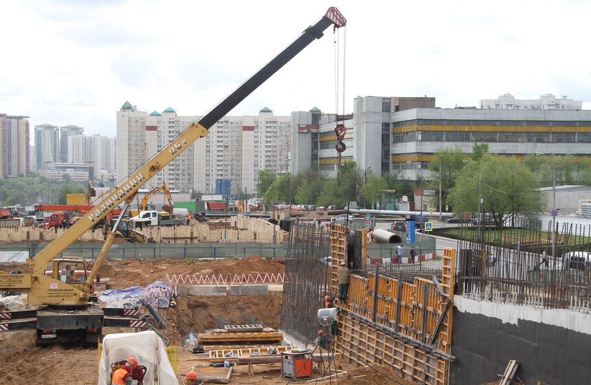 Мэр посетил строительство путепровода на Рябиновой улице 2 фото