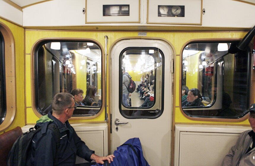 По Кольцевой линии метро запустили парад поездов 9 фото