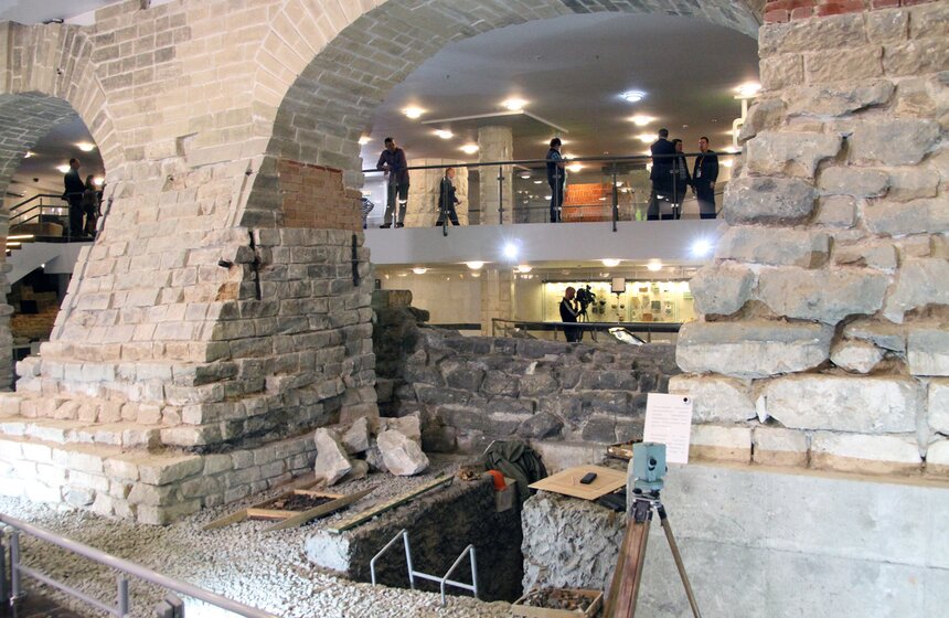 Мэр Москвы открыл Музей археологии после реставрации 7 фото