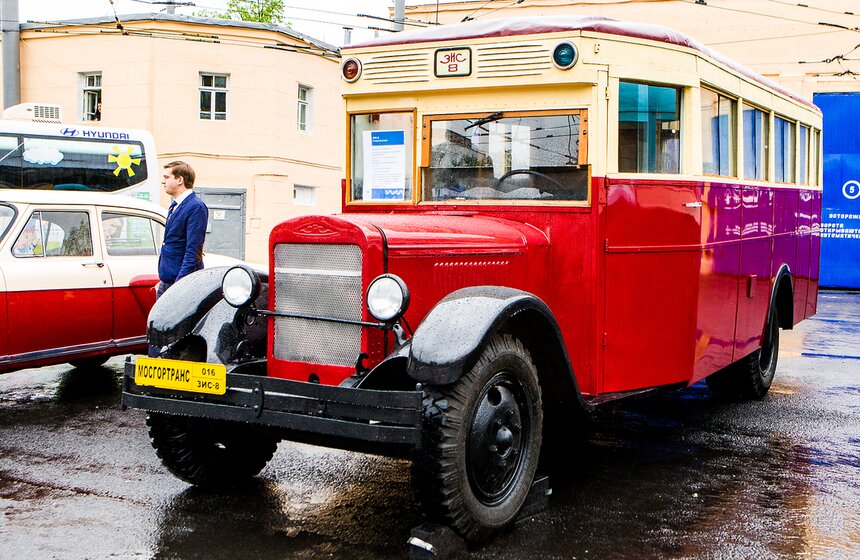 Соревнования по вождению между сотрудниками транспорта столицы 1 фото