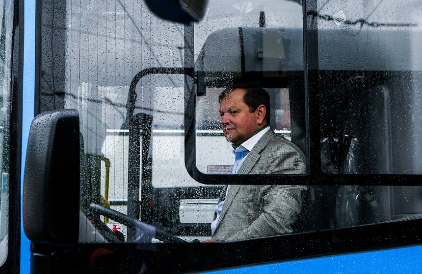 Соревнования по вождению между сотрудниками транспорта столицы 7 фото