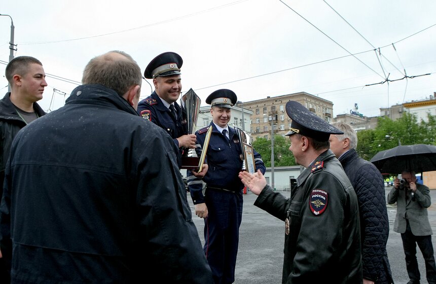 Соревнования по вождению между сотрудниками транспорта столицы 26 фото