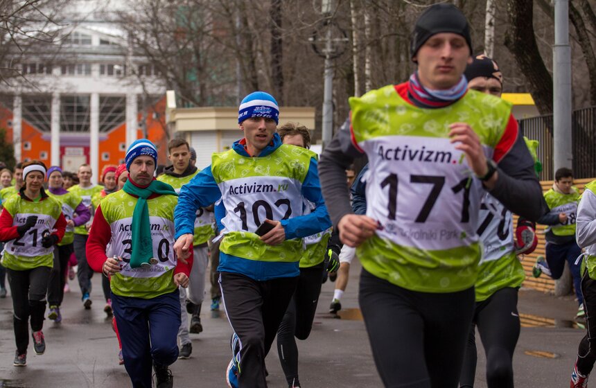 В  "Сокольниках" состоялся "Веселый забег" 5 фото