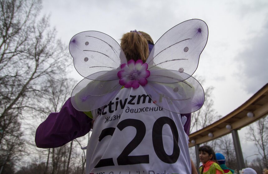 В  "Сокольниках" состоялся "Веселый забег" 10 фото