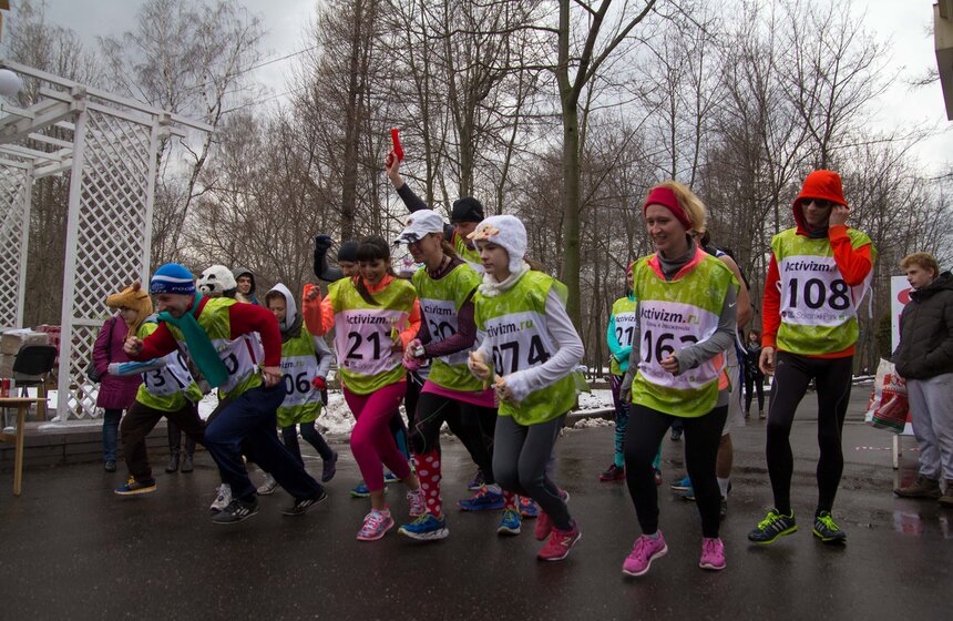 В  "Сокольниках" состоялся "Веселый забег" 11 фото