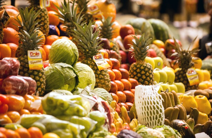 Актеры мюзикла "Чаплин" выступили на Даниловском рынке 11 фото