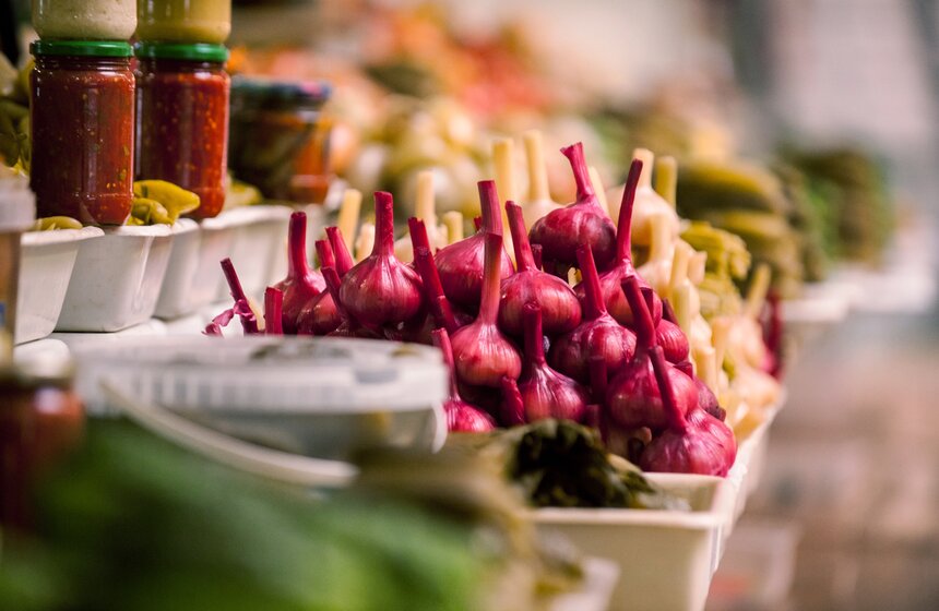 Актеры мюзикла "Чаплин" выступили на Даниловском рынке 13 фото