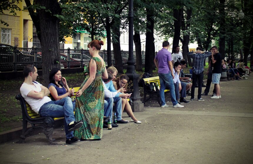 Появилась табличка "Запрещено разговаривать с незнакомцами" 5 фото