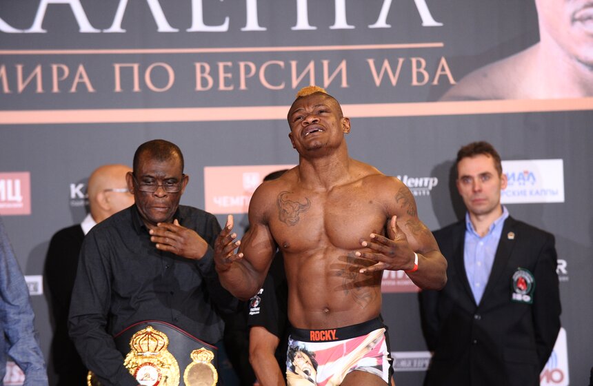 В Лужниках перед боем взвесили боксеров Лебедева и Каленга 14 фото