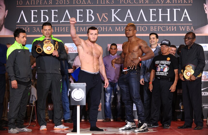 В Лужниках перед боем взвесили боксеров Лебедева и Каленга 20 фото