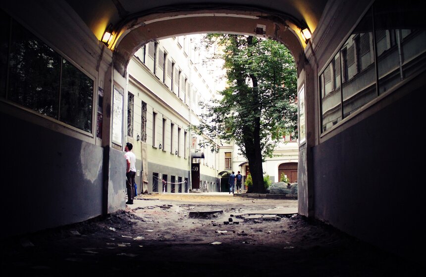 Появилась табличка "Запрещено разговаривать с незнакомцами" 19 фото