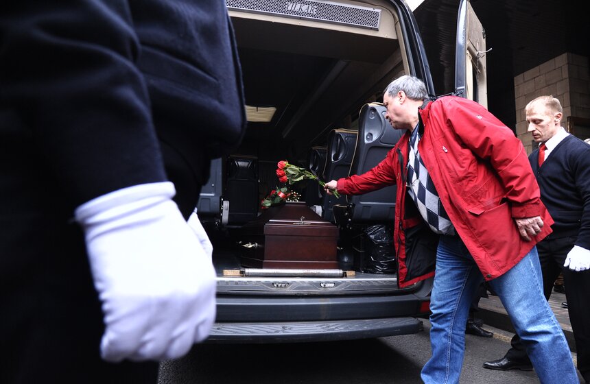 В Москве простились с писателем Аркадием Аркановым 19 фото