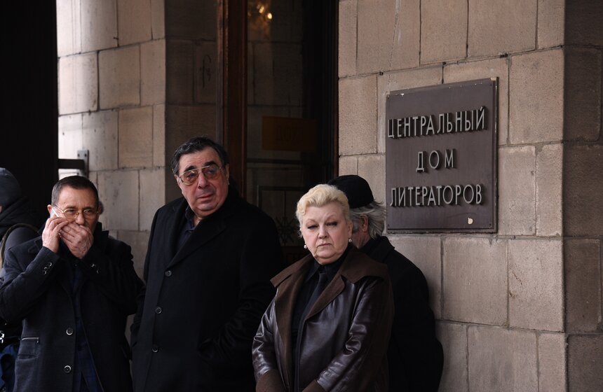 В Москве простились с писателем Аркадием Аркановым 16 фото