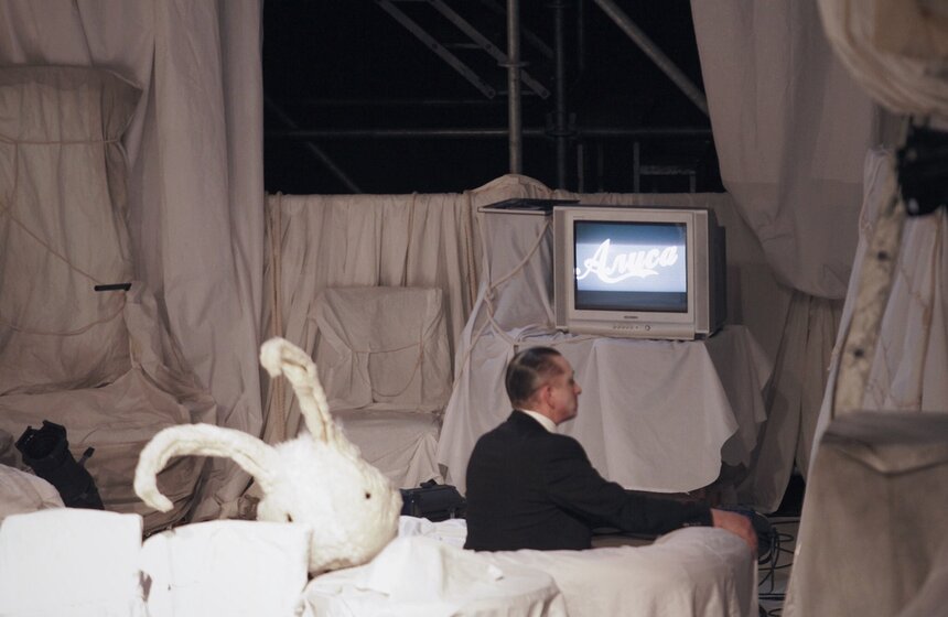 В рамках фестиваля "Золотая маска" показали спектакль "Алиса" 5 фото