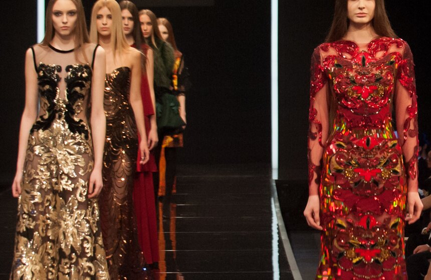 Неделя моды в Москве открылась показом Валентина Юдашкина 24 фото