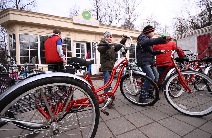 Парк "Сокольники" открыл пункты проката спортивного инвентаря 2 фото