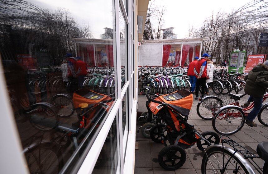 Парк "Сокольники" открыл пункты проката спортивного инвентаря 4 фото