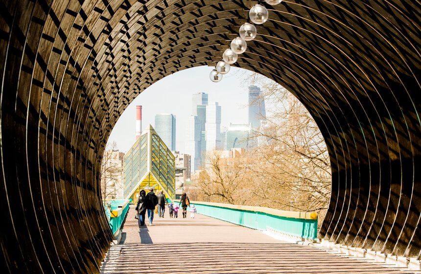 Андреевский мост привели в порядок после зимы 17 фото