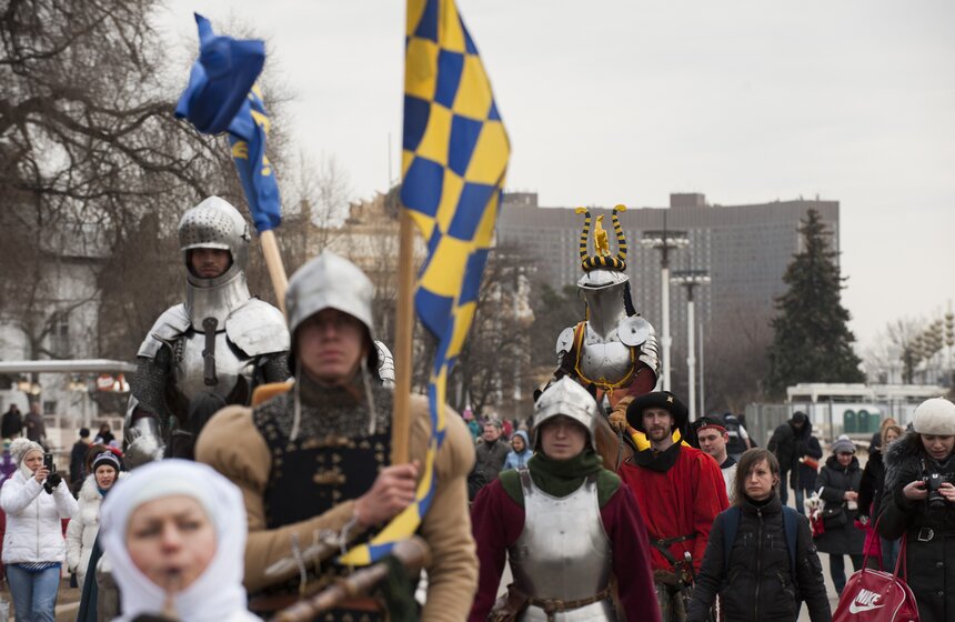 Шествие конных рыцарей на ВДНХ 29 фото