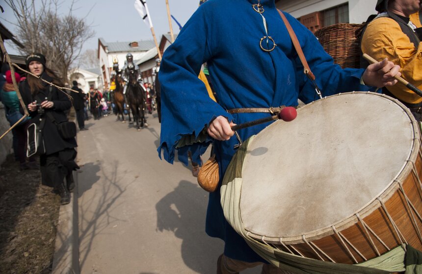 Шествие конных рыцарей на ВДНХ 15 фото