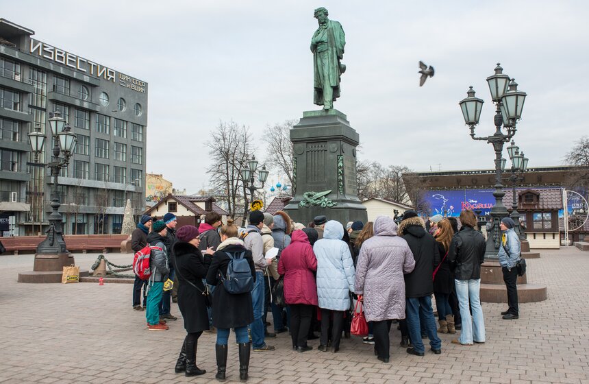 В Москве состоялись пять литературных прогулок 13 фото