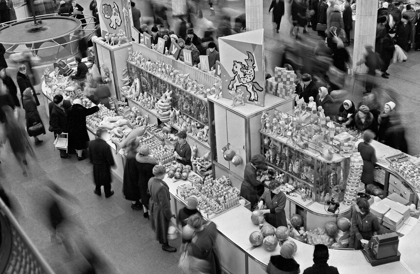 В магазине "Детский мир", 1964 год. Фото: ТАСС