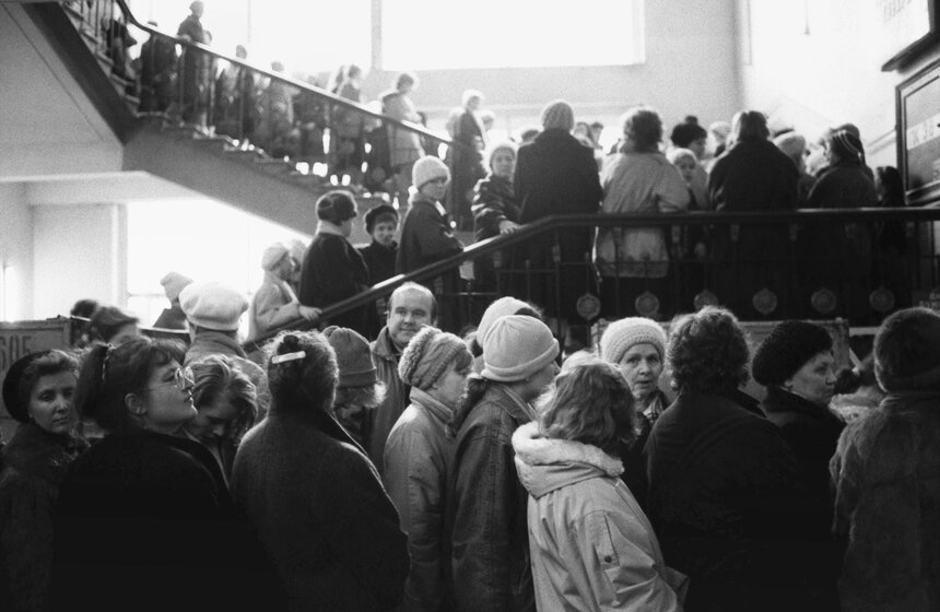 Очередь в магазине "Детский мир", 1991 год. Фото: ТАСС/ Сергей Мамонтов