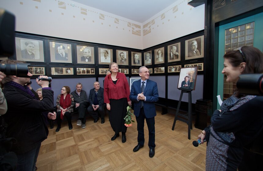 В МХТ открылась выставка к юбилею Иннокентия Смоктуновского 12 фото