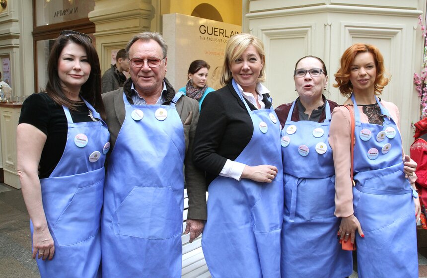 В ГУМе стартовал автопробег УАЗов "Путешествие Мира" 3 фото