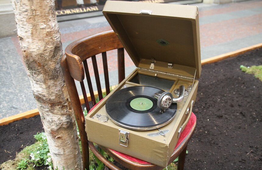 В ГУМе открылась выставка "Искусство фронту" 20 фото