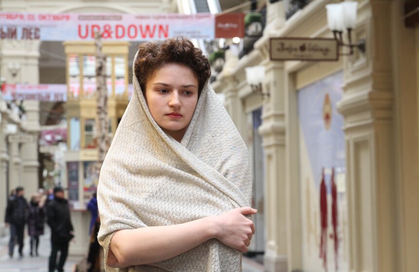 В ГУМе открылась выставка "Искусство фронту" 5 фото