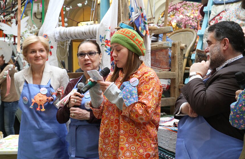 В ГУМе стартовал автопробег УАЗов "Путешествие Мира" 12 фото