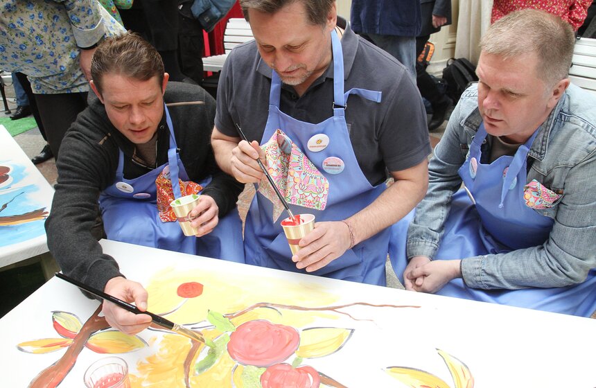 В ГУМе стартовал автопробег УАЗов "Путешествие Мира" 8 фото