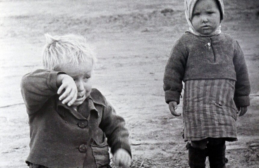 В галерее "Метро" открылась выставка фотографий ко Дню Победы 6 фото