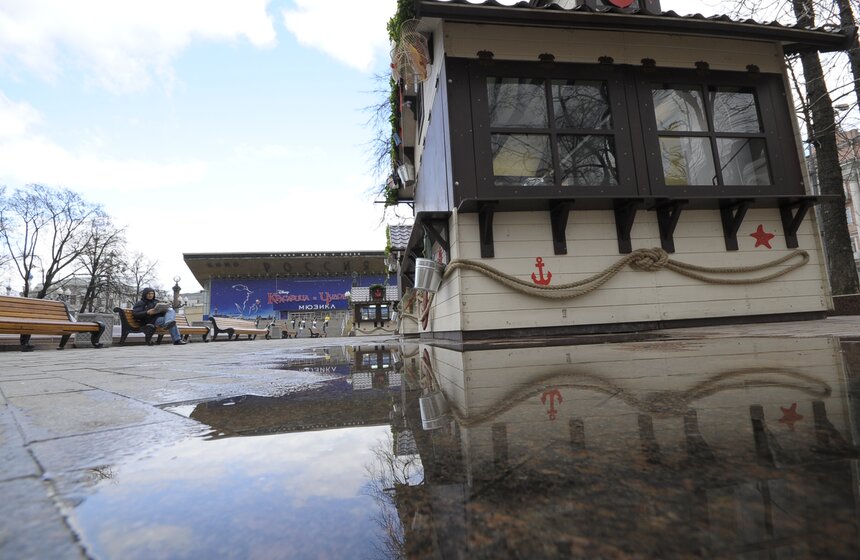 Гигантский аквариум и корабль: город украсили к "Рыбной неделе" 20 фото