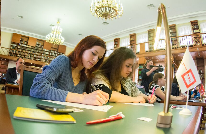 В столице прошел тотальный диктант 27 фото