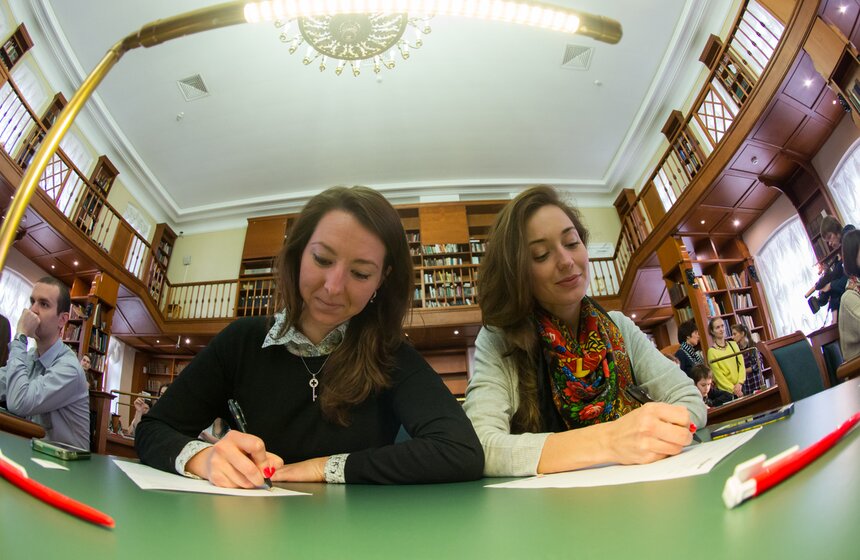 В столице прошел тотальный диктант 23 фото