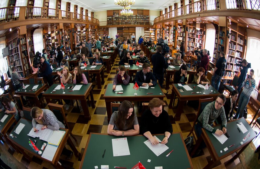 В столице прошел тотальный диктант 22 фото