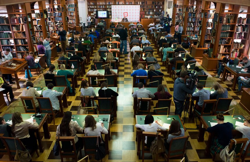 В столице прошел тотальный диктант 34 фото