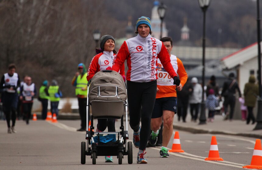 В парке Горького организовали благотворительный забег "Победа" 15 фото