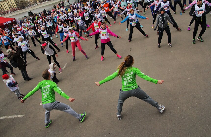 В парке Горького организовали благотворительный забег "Победа" 9 фото